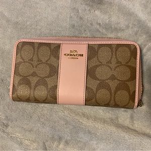 COACH pink wallet